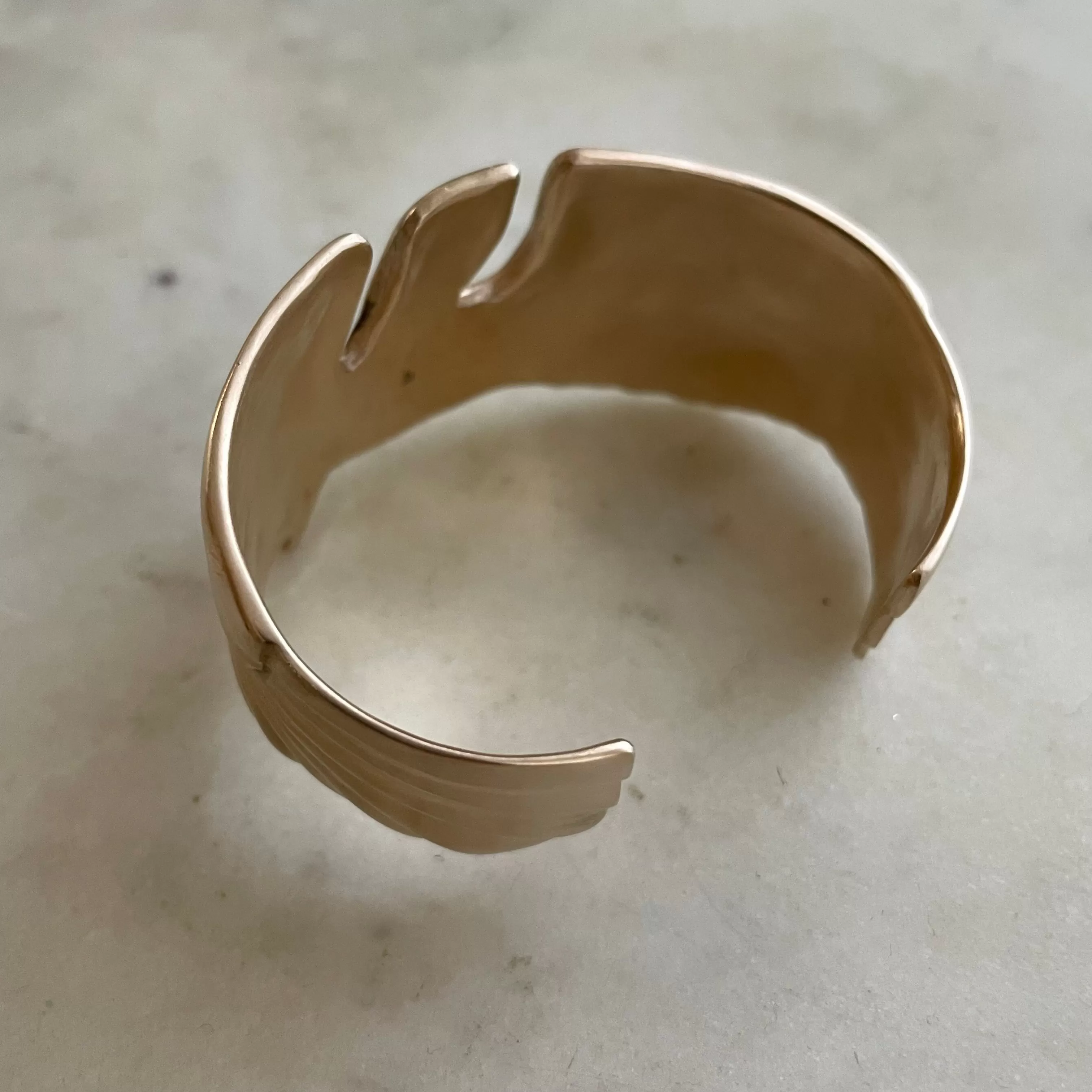 14K GOLD PELICAN CUFF