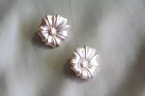 1950s Pearlescent Flower Earrings