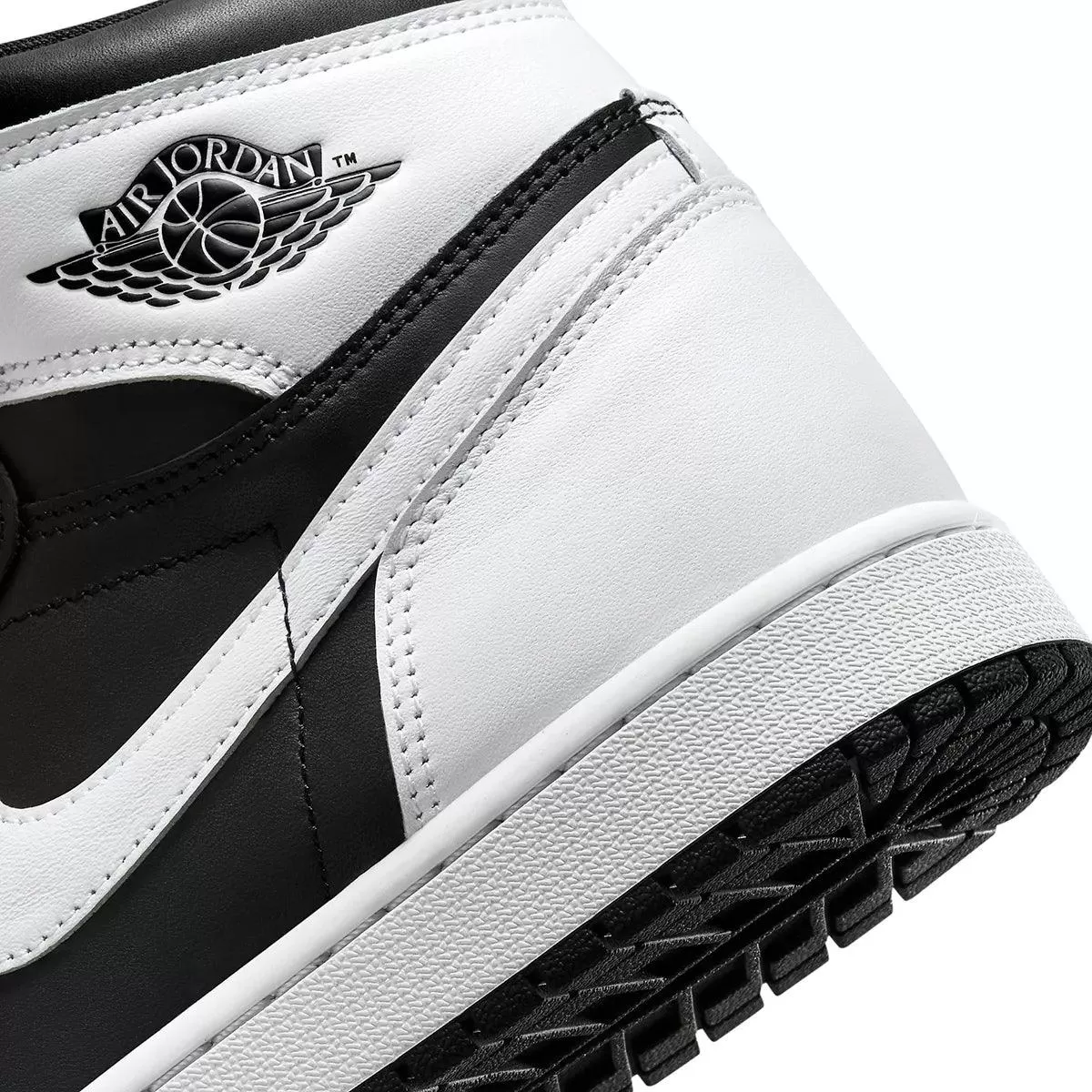 Air Jordan 1 Retro High OG 'Black/White'