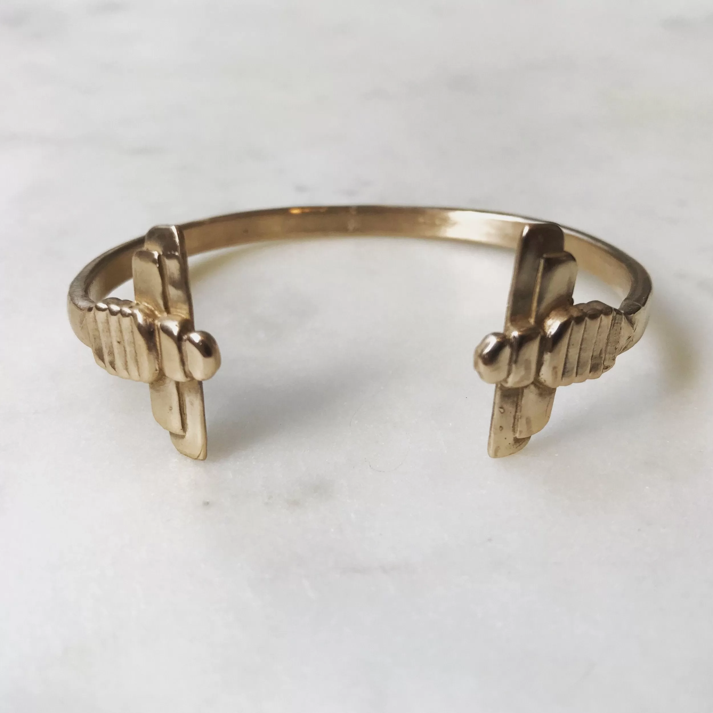 BEE CUFF