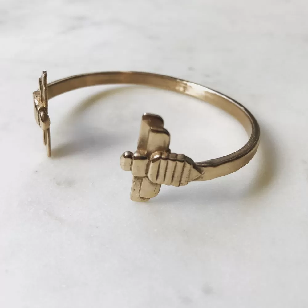 BEE CUFF