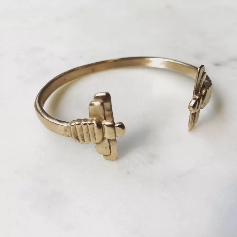 BEE CUFF