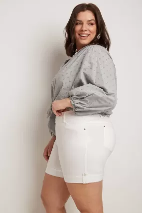 Curvy Plus Size 6” Shorts with Slimming Cuff