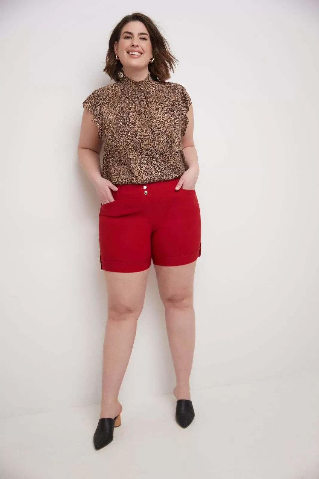 Curvy Plus Size 6” Shorts with Slimming Cuff