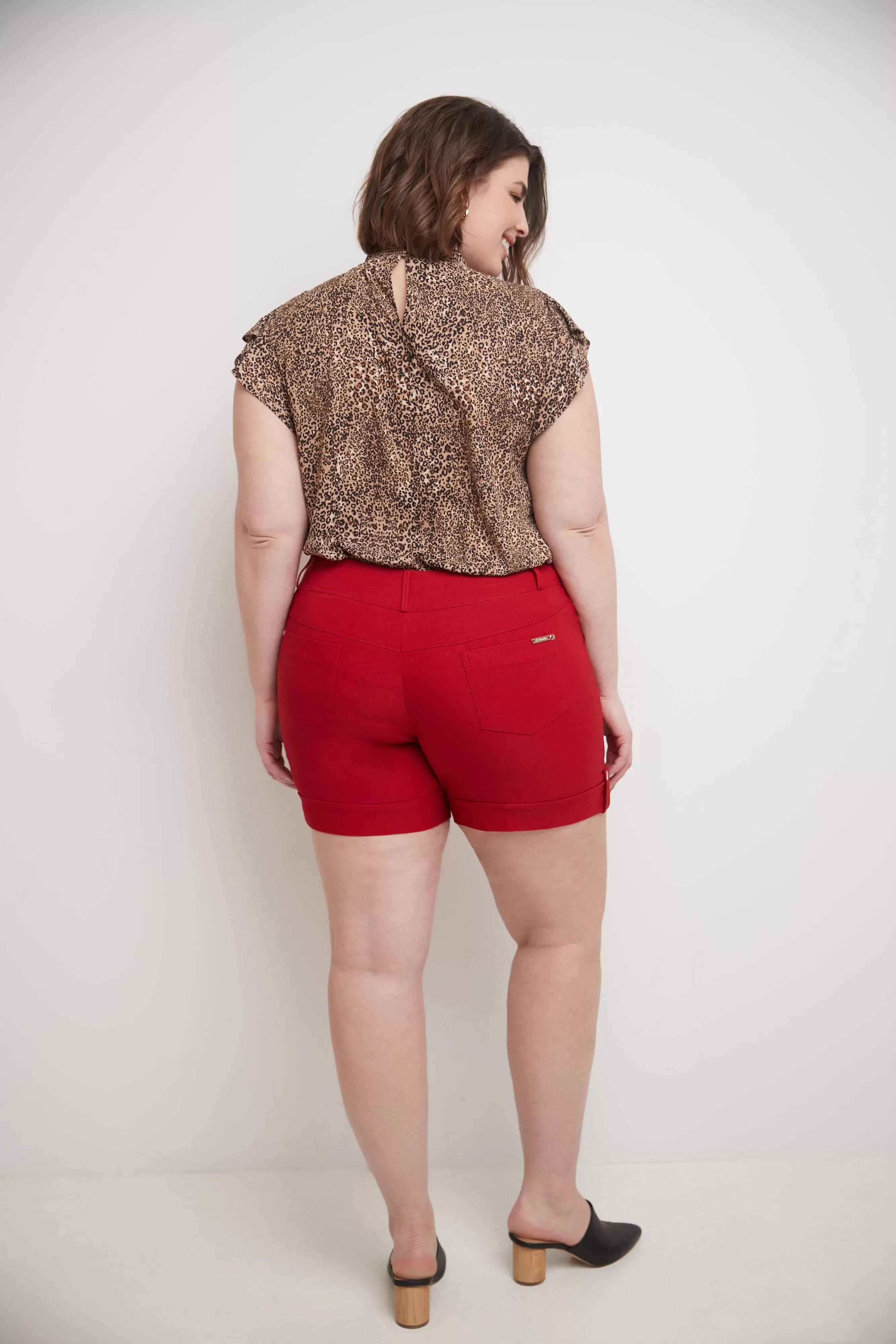 Curvy Plus Size 6” Shorts with Slimming Cuff