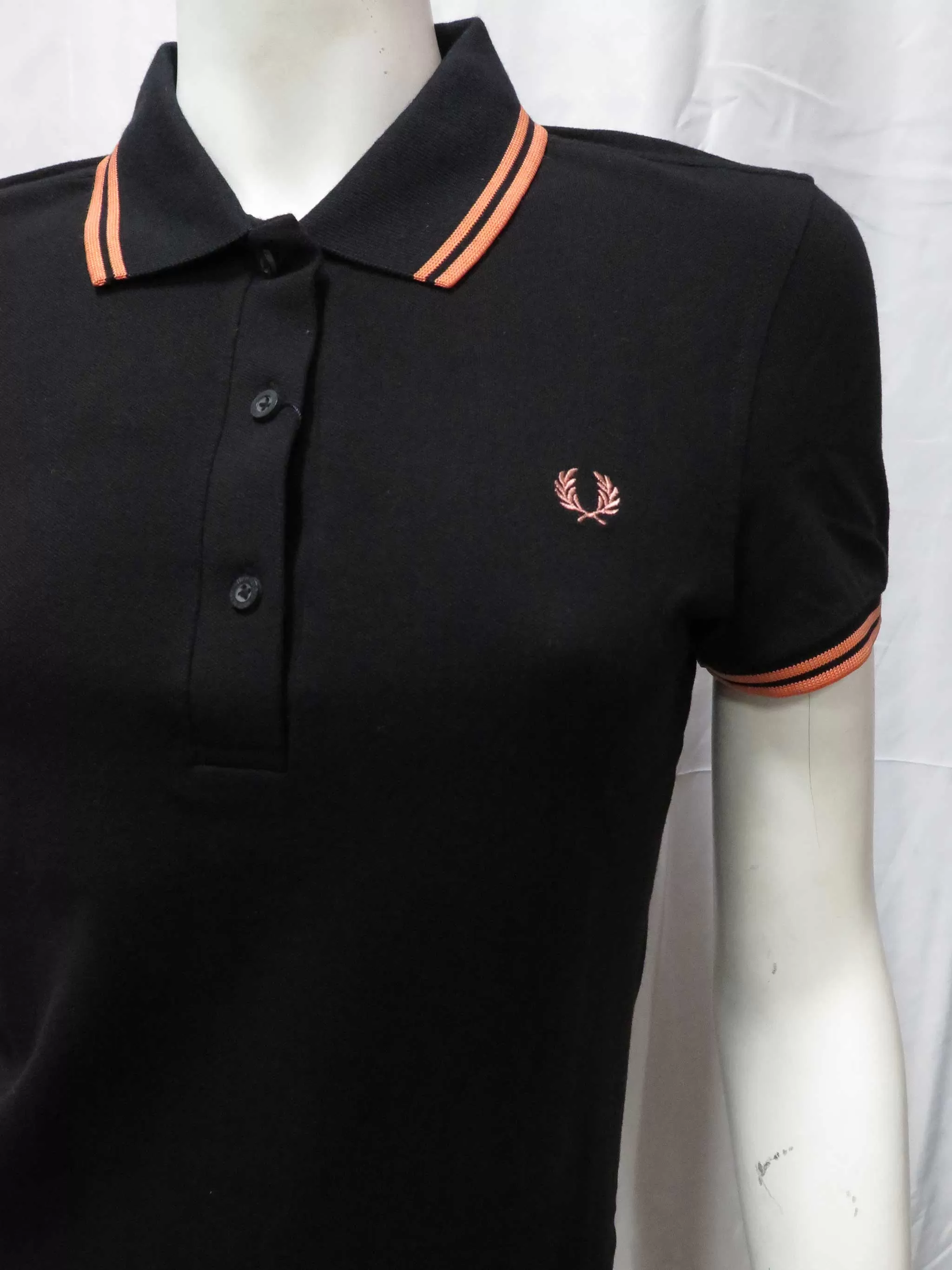 LADIES TWIN TIPPED FRED PERRY SHIRT (BLACK/PEACH)