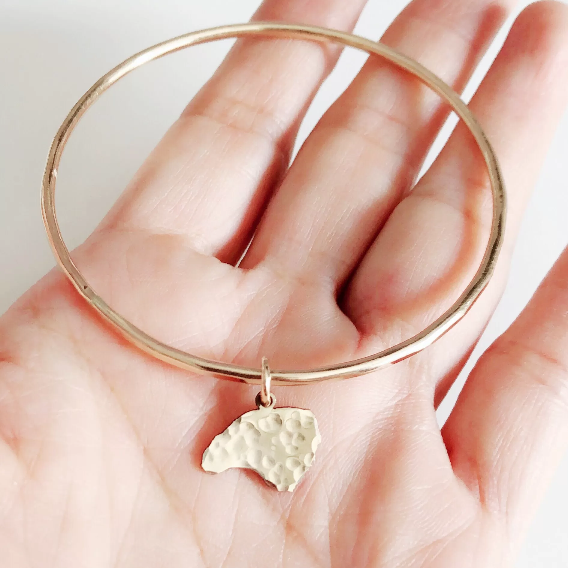 Lanai charm bangle (B425)