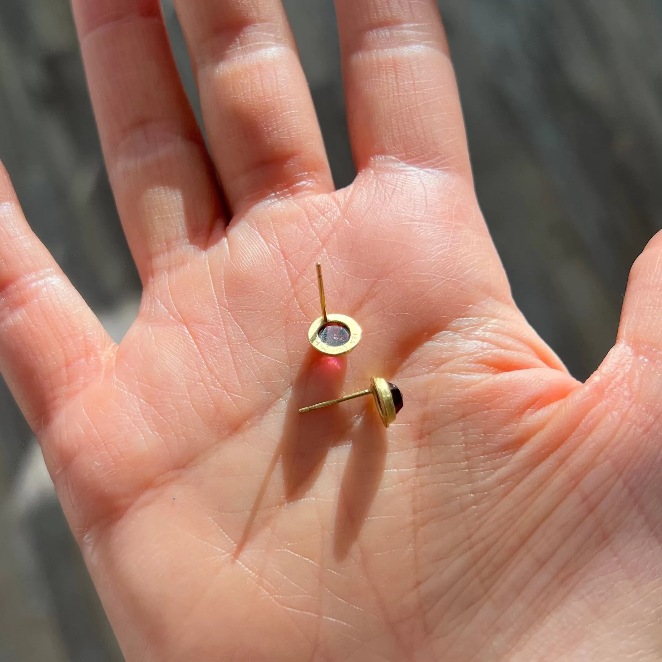 Medium garnet studs