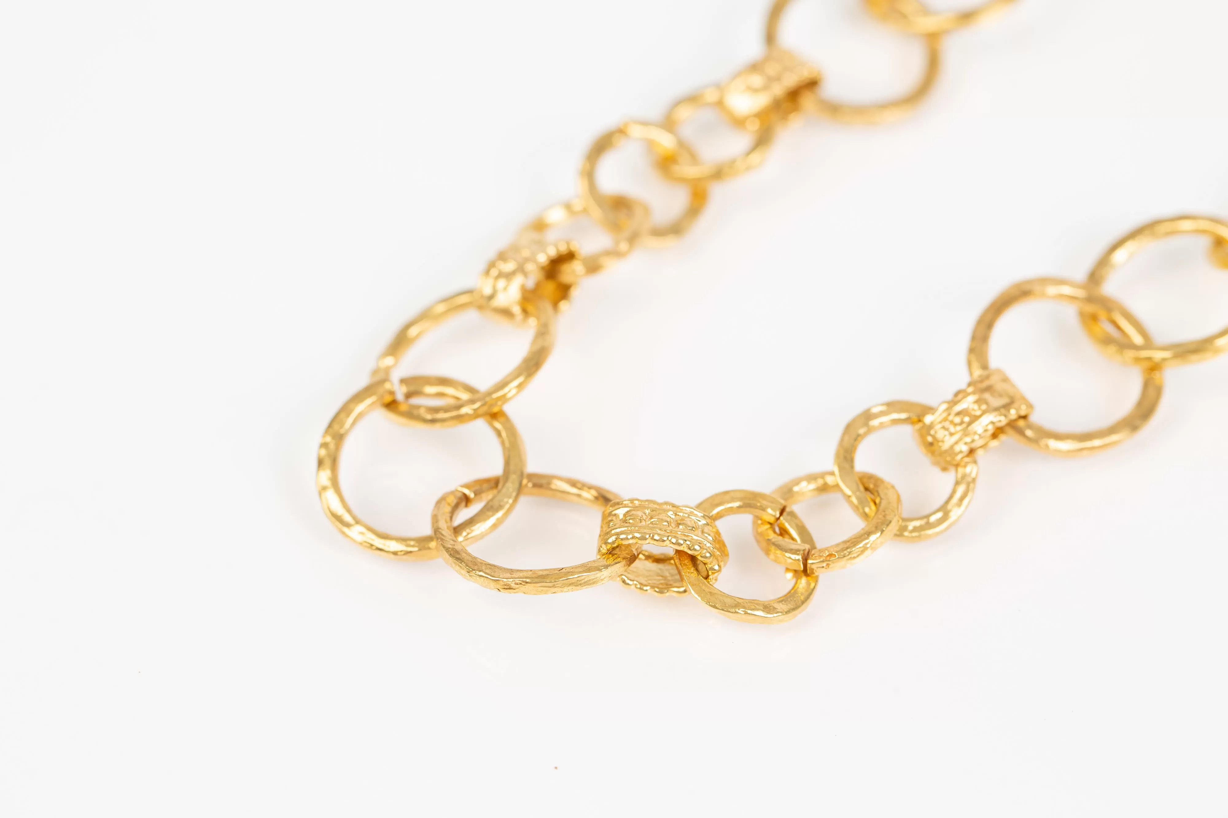 Nadia Necklace (Signature Link Chain Detail)