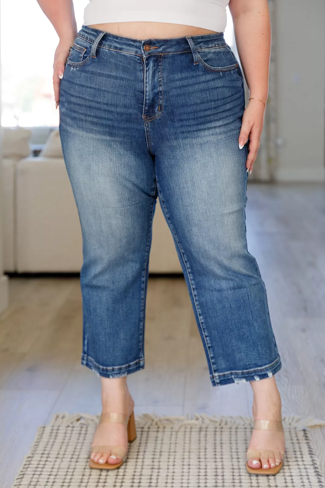 *Size 3/26 - Betty High Rise Vintage Wash Wide Leg Crop Jeans