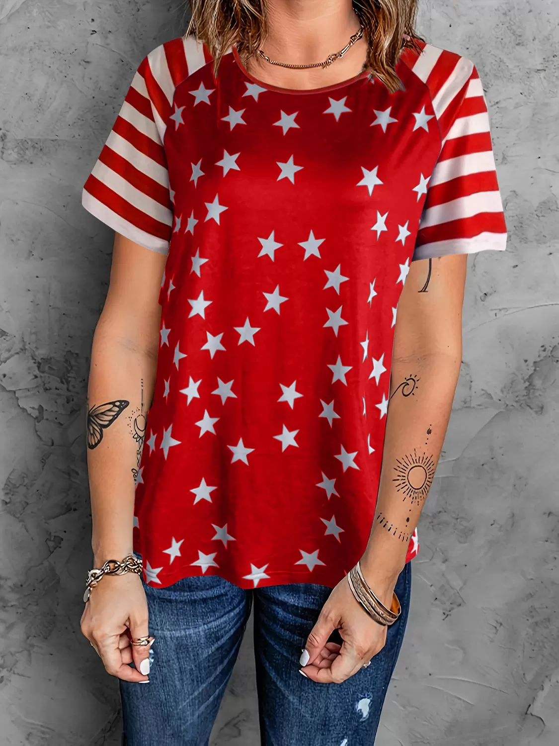 Sunset and Swim  Full Size Star Striped Round Neck Short Sleeve T-Shirt