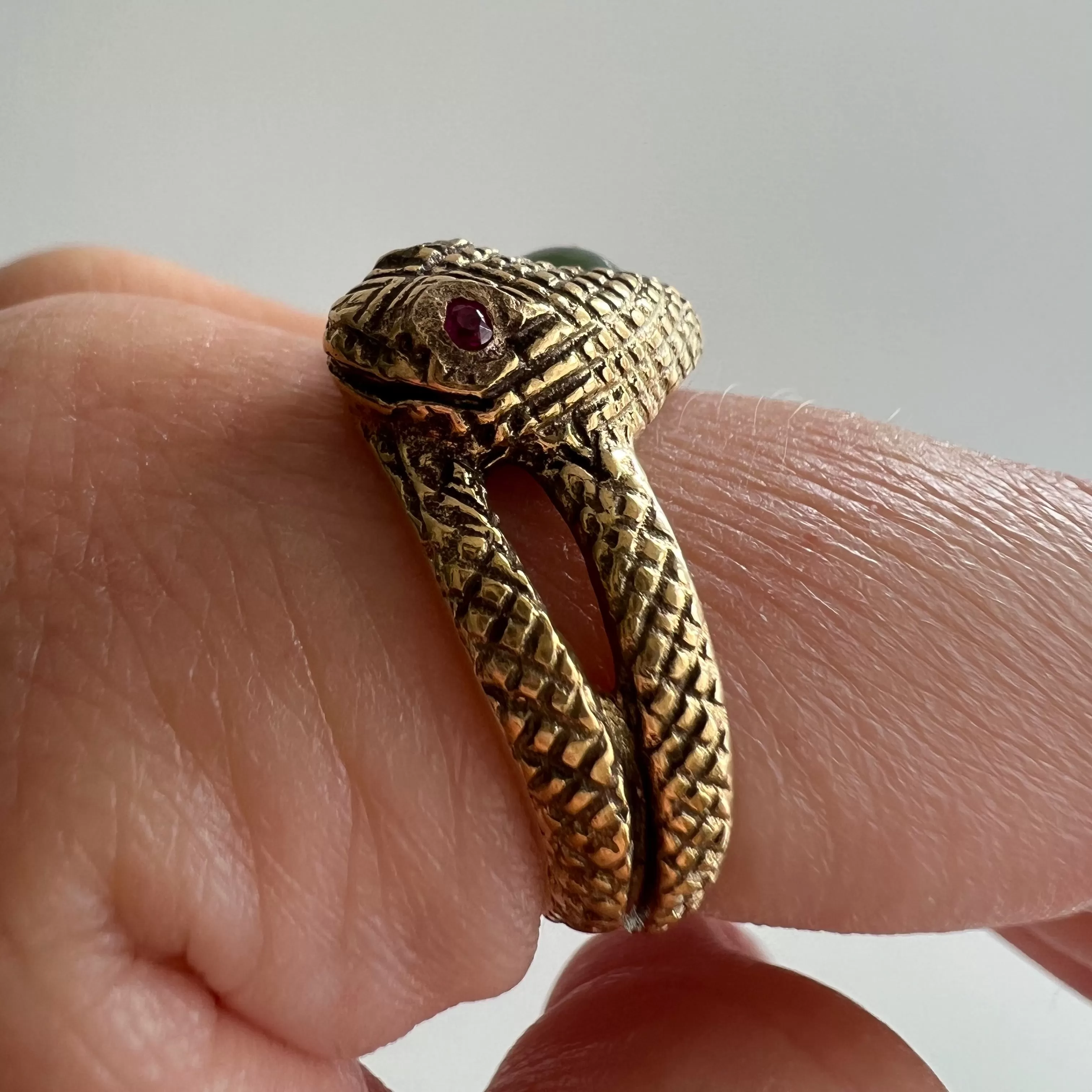 V I N T A G E // the egg’s keeper / solid 14k yellow gold snake ring with jade and rubies / size 8