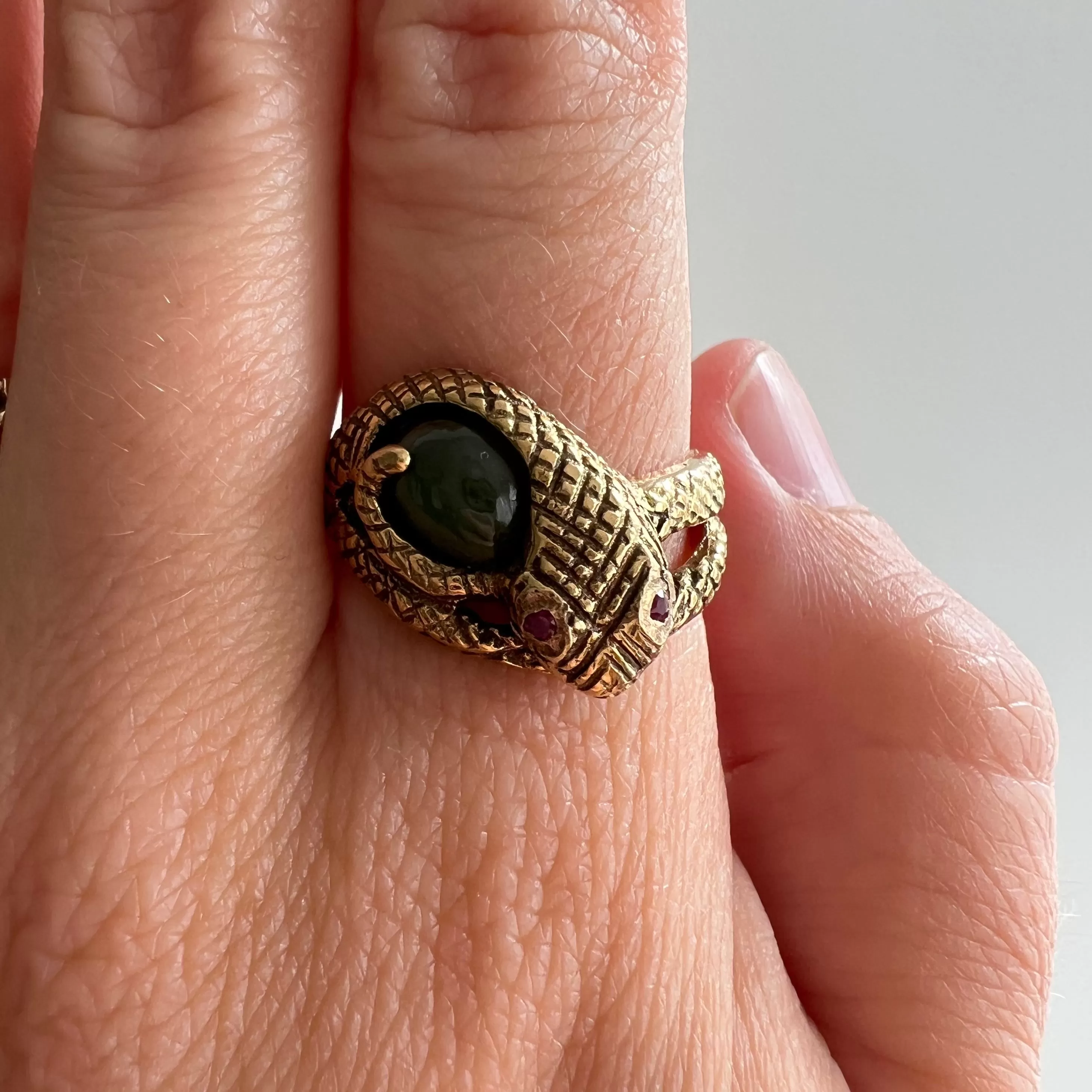 V I N T A G E // the egg’s keeper / solid 14k yellow gold snake ring with jade and rubies / size 8