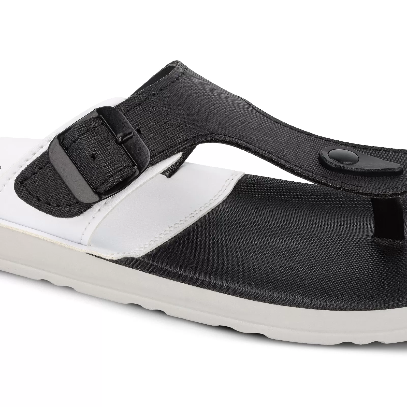 Walkaroo Men Solid Thong Sandals  - 13123 Black